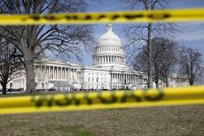 The Capitol building stands behind caution tape at a construction site in Washington, D.C., U.S. Photographer: Andrew Harrer/Bloomberg